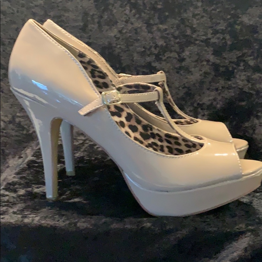 Tan woman’s shoes